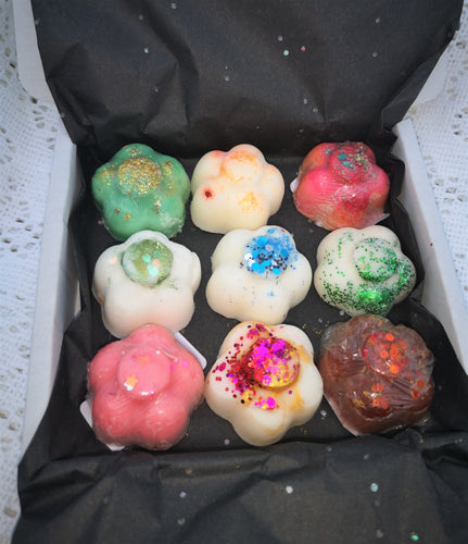 The Spirit of Christmas 9  seasonally scented  mini melts, sample box.